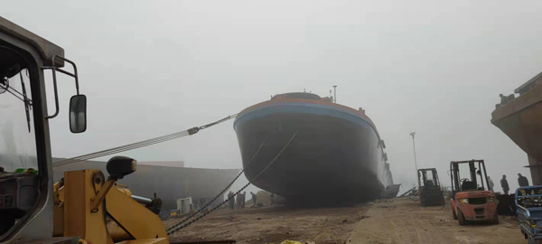 恭喜李老板船只下河，船號(hào)（四航258）